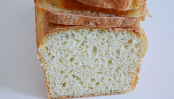 Chleb pszenny z dodatkiem twarogu