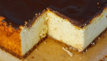 Sernik na spodzie z ciasteczek